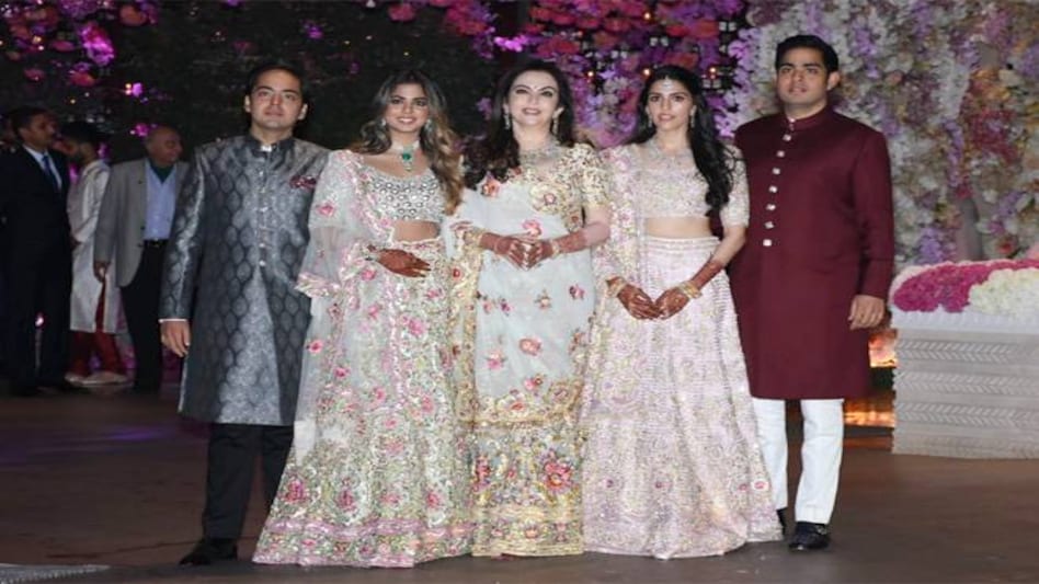 Akash Ambani-Shloka Mehta engagement party: Friends and family gather to bless the couple Akash Ambani-Shloka Mehta engagement party: Friends and family gather to bless the couple