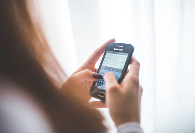 Only 25% of Indian adults use Internet, 80% don't use social media: Pew Research Only 25% of Indian adults use Internet, 80% don't use social media: Pew Research