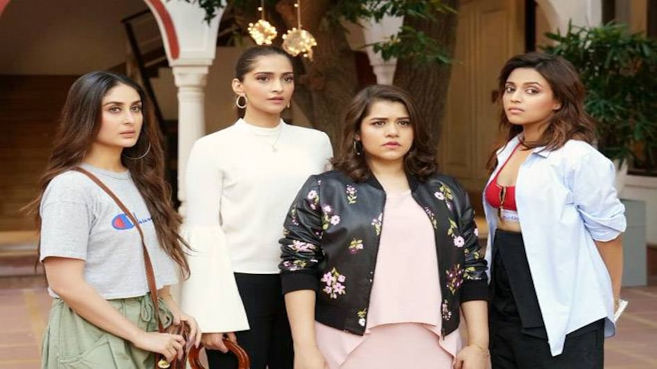 Veere Di Wedding Box Office Collection Day 4: Kareena Kapoor-Sonam Kapoor's movie makes Rs 42.56 crore Veere Di Wedding Box Office Collection Day 4: Kareena Kapoor-Sonam Kapoor's movie makes Rs 42.56 crore