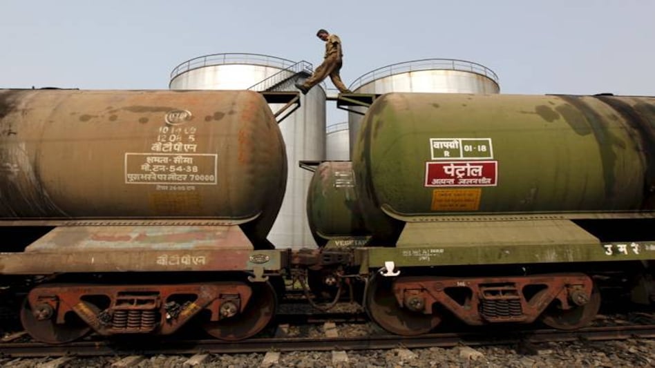 India to cut down on oil imports from Iran ahead of US sanctions India to cut down on oil imports from Iran ahead of US sanctions
