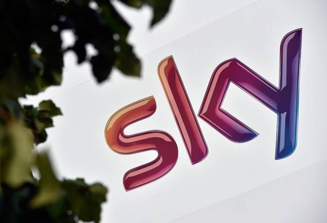 Comcast outbids Murdoch's Fox with 30 billion-pound bid for Sky Comcast outbids Murdoch's Fox with 30 billion-pound bid for Sky