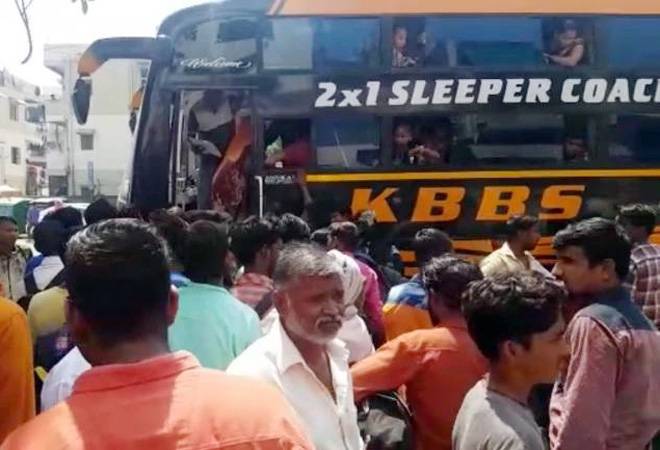 Thousands of migrant workers flee Gujarat after alleged hate attacks on north Indians