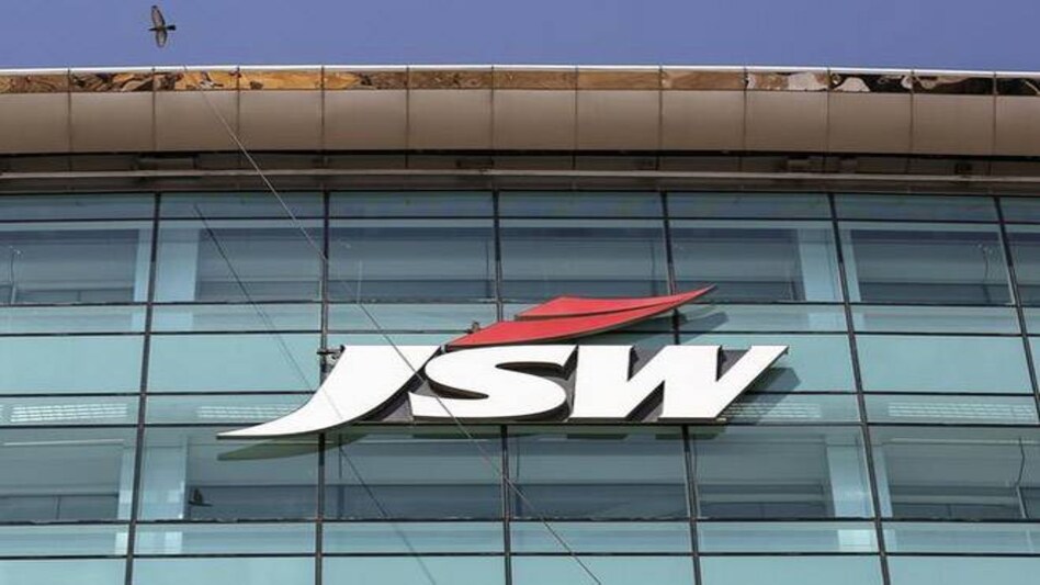 Battle for Essar Steel: JSW Steel now wants to bid independently Battle for Essar Steel: JSW Steel now wants to bid independently
