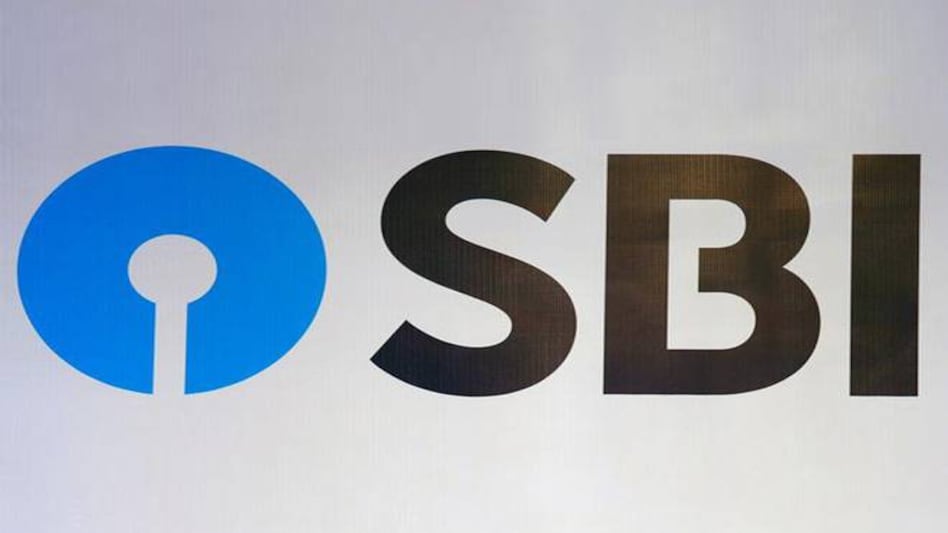 SBI halves daily ATM withdrawal limit to Rs 20,000 to curb frauds SBI halves daily ATM withdrawal limit to Rs 20,000 to curb frauds