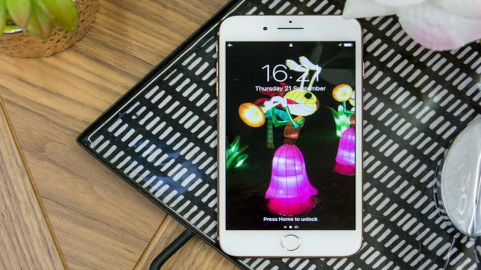 Online smartphone sales may surpass offline sales for the first time, says report Online smartphone sales may surpass offline sales for the first time, says report