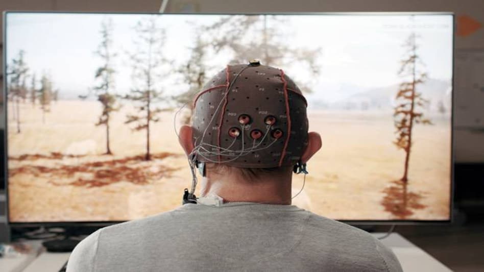 The prototype makes it possible to operate a TV only with the brain. (Photo: Samsung.com) The prototype makes it possible to operate a TV only with the brain. (Photo: Samsung.com)