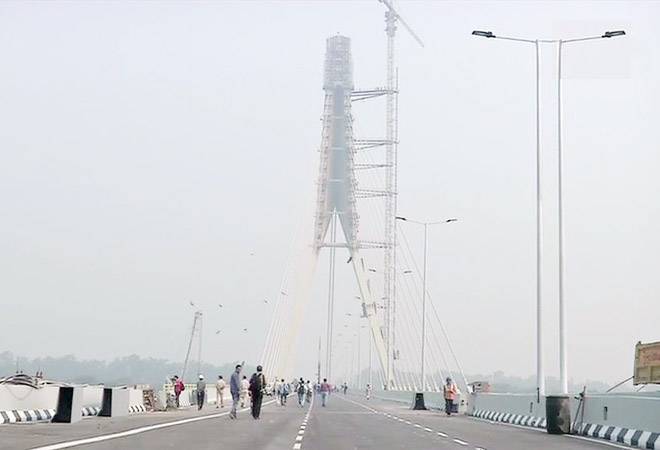 Delhi's Signature Bridge with 154metre high viewing box, selfie spots