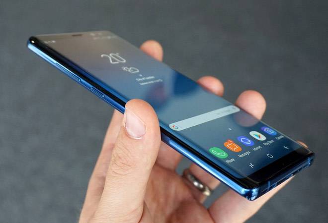 Samsung S-series 10th-anniversary phones: The next big thing? Samsung S-series 10th-anniversary phones: The next big thing?