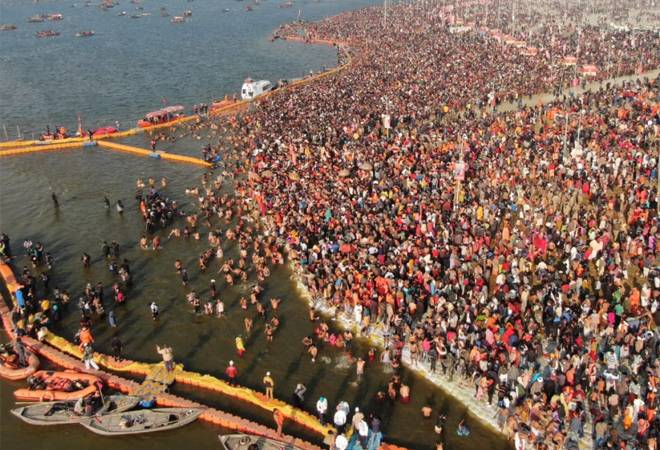 Kumbh Mela 2019: Hindu ascetics lead 150 million pilgrims in holy bath, but politics weigh Kumbh Mela 2019: Hindu ascetics lead 150 million pilgrims in holy bath, but politics weigh