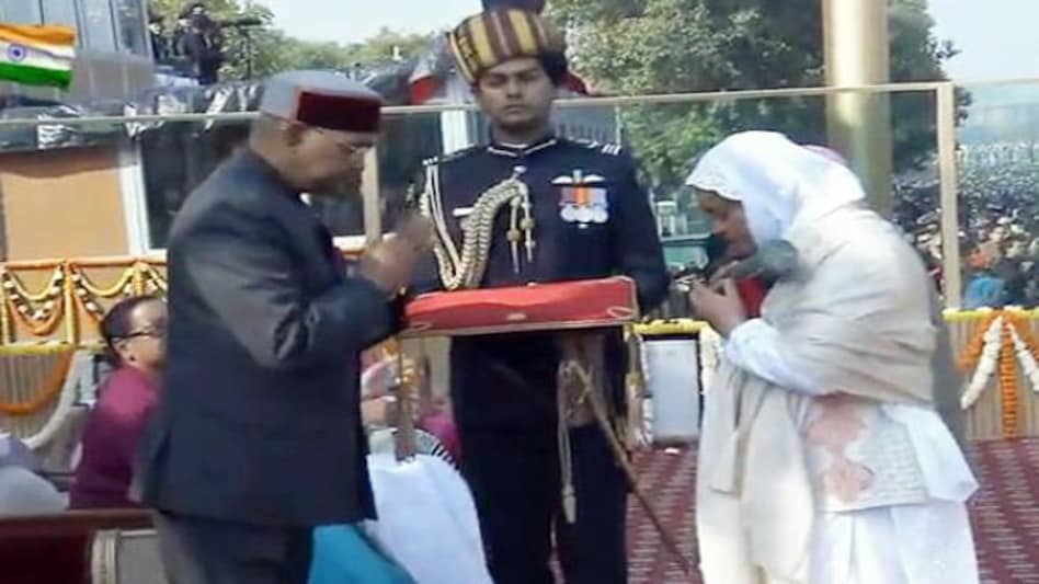 Republic Day 2019: President Kovind confers Ashoka Chakra on Shopian martyr Lance Naik Nazir Wani Republic Day 2019: President Kovind confers Ashoka Chakra on Shopian martyr Lance Naik Nazir Wani