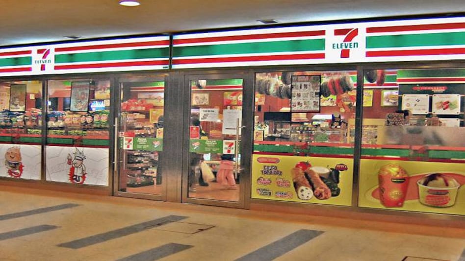 World's largest convenience retailer 7-Eleven is set to foray into India after signing a franchise agreement with India's retail major Future Retail on Thursday World's largest convenience retailer 7-Eleven is set to foray into India after signing a franchise agreement with India's retail major Future Retail on Thursday
