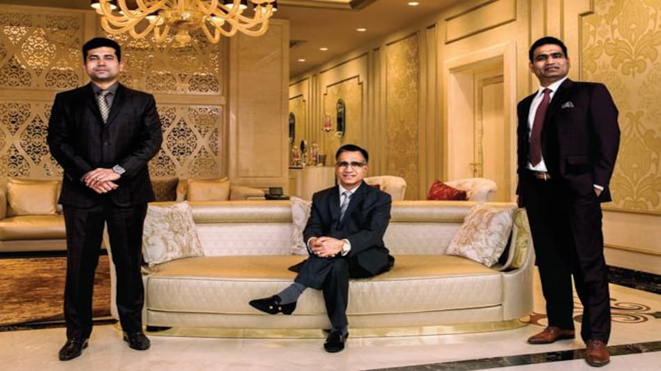 Kalyan Jewellers Chairman and Managing Director T.S. Kalyanaraman (centre) and his sons Ramesh (left) and Rajesh / Photograph By Midhun Vijayan Kalyan Jewellers Chairman and Managing Director T.S. Kalyanaraman (centre) and his sons Ramesh (left) and Rajesh / Photograph By Midhun Vijayan