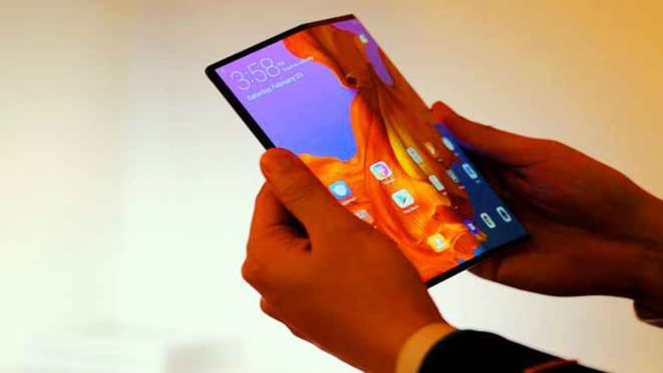 Huawei Mate X, a phone with a folding screen Huawei Mate X, a phone with a folding screen