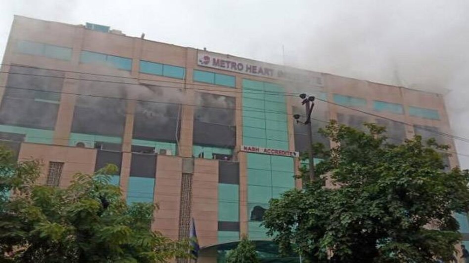 Massive fire at Metro Hospitals in Noida; scores of patients rescued Massive fire at Metro Hospitals in Noida; scores of patients rescued