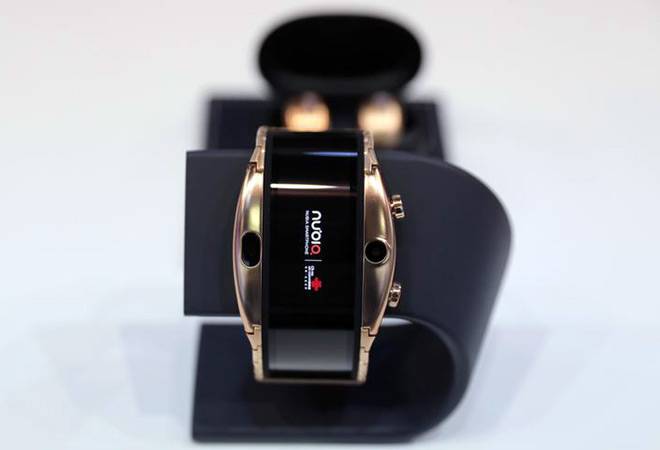 Nubia Alpha. a smartwatch with a flexible display Nubia Alpha. a smartwatch with a flexible display
