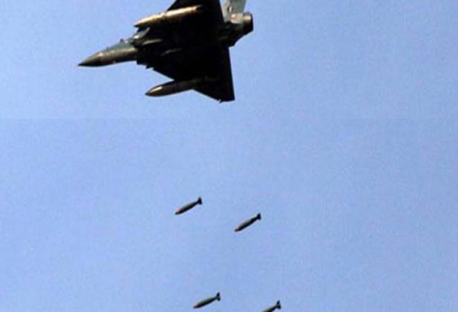 12 Mirage 2000 jets of IAF dropped around 1,000 kg bombs on the training camps of Jaish-e-Mohammed (JeM) in Pakistan 12 Mirage 2000 jets of IAF dropped around 1,000 kg bombs on the training camps of Jaish-e-Mohammed (JeM) in Pakistan