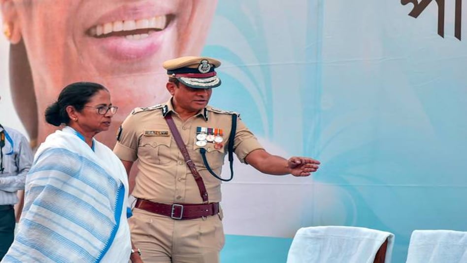 Saradha chit fund scam: CBI summons Kolkata top cop Rajeev Kumar to Shillong Saradha chit fund scam: CBI summons Kolkata top cop Rajeev Kumar to Shillong