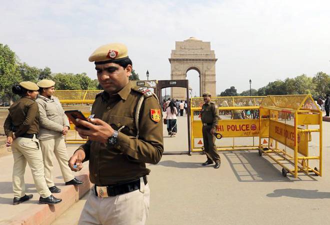 Security bolstered in Delhi amid India-Pakistan tension Security bolstered in Delhi amid India-Pakistan tension