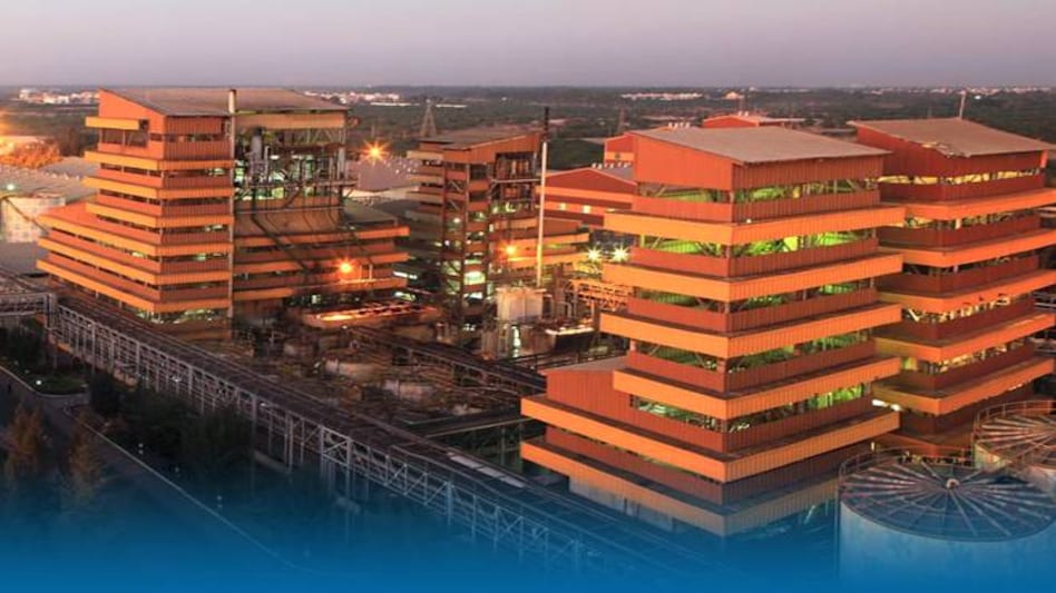 APSEZ, part of Gautam Adani-led Adani Group had recorded 100 MT cargo in 2013-14 APSEZ, part of Gautam Adani-led Adani Group had recorded 100 MT cargo in 2013-14