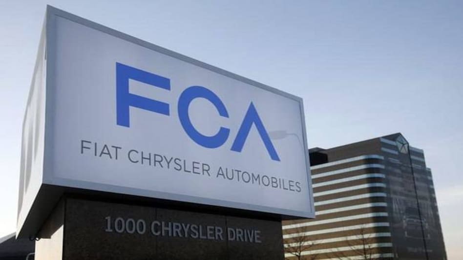 Fiat Chrysler to recall 863,000 SUVs, sedans over emission failures Fiat Chrysler to recall 863,000 SUVs, sedans over emission failures