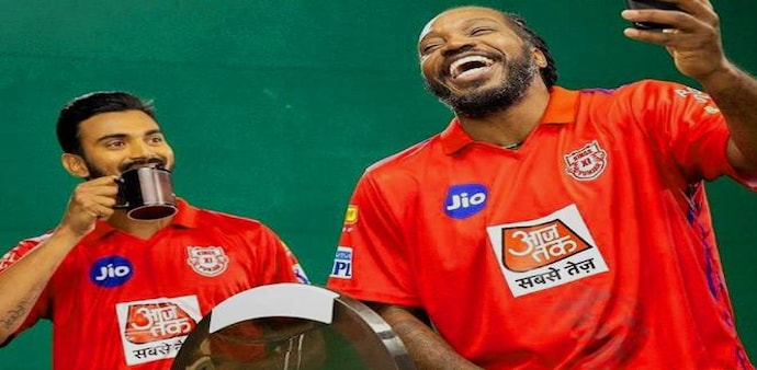Kings XI Punjab has signed Aajtak, the country's most watched hindi news channel, as their title sponsor. Kings XI Punjab has signed Aajtak, the country's most watched hindi news channel, as their title sponsor.