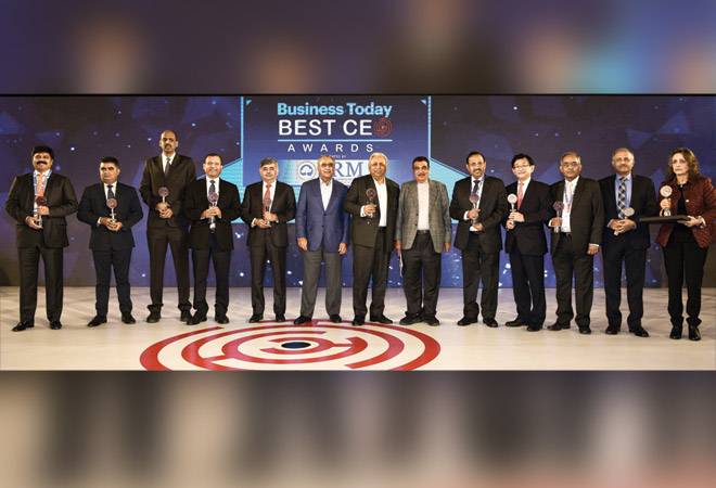 Winners of the BT Best CEO Awards with Union Minister Nitin Gadkari, and Aroon Purie, Chairman and Editor-in-Chief, India Today Group (Photographs by Shekhar Ghosh) Winners of the BT Best CEO Awards with Union Minister Nitin Gadkari, and Aroon Purie, Chairman and Editor-in-Chief, India Today Group (Photographs by Shekhar Ghosh)