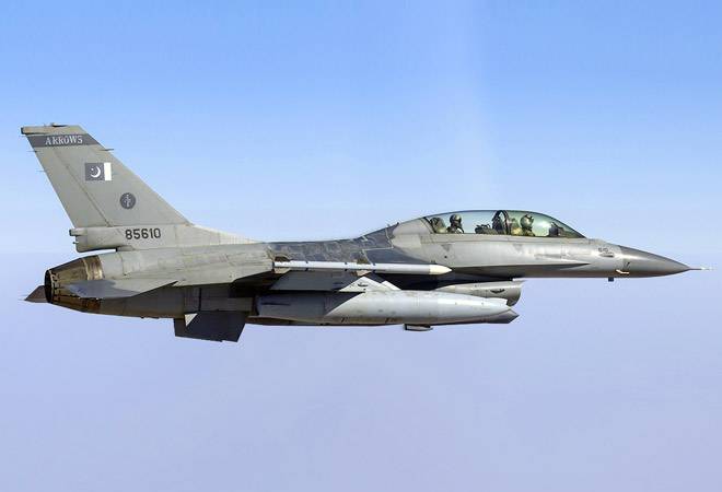Pakistan Air Force fighter jets were detected by Indian air defence systems near LoC last night. Representational image