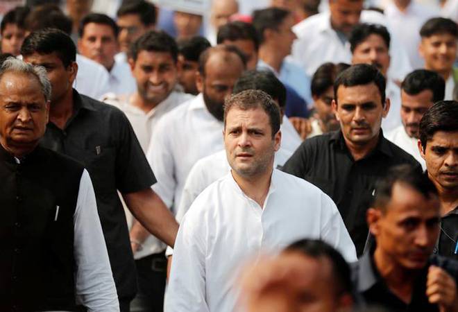 Rahul Gandhi promises Rs 72,000 per annum to the poor Rahul Gandhi promises Rs 72,000 per annum to the poor