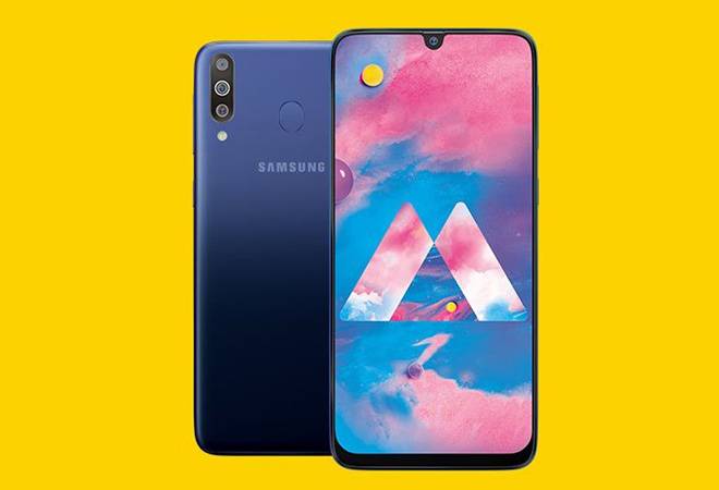 Samsung Galaxy M30 comes with a 6.4-inch full-HD+ Super AMOLED panel Samsung Galaxy M30 comes with a 6.4-inch full-HD+ Super AMOLED panel