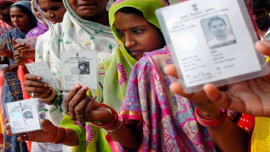 Lok Sabha polls 2019: 400 I-T sleuths to monitor black money flow in Gujarat Lok Sabha polls 2019: 400 I-T sleuths to monitor black money flow in Gujarat