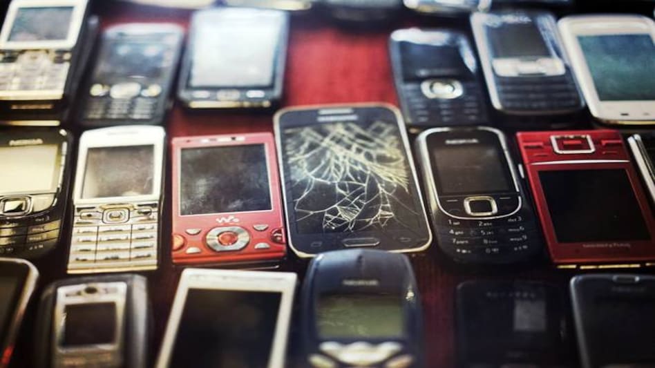 The import permits of Apple, Samsung, Vivo, HP, Motorola, and others have been cancelled over violation of e-waste norms. Representative image. The import permits of Apple, Samsung, Vivo, HP, Motorola, and others have been cancelled over violation of e-waste norms. Representative image.