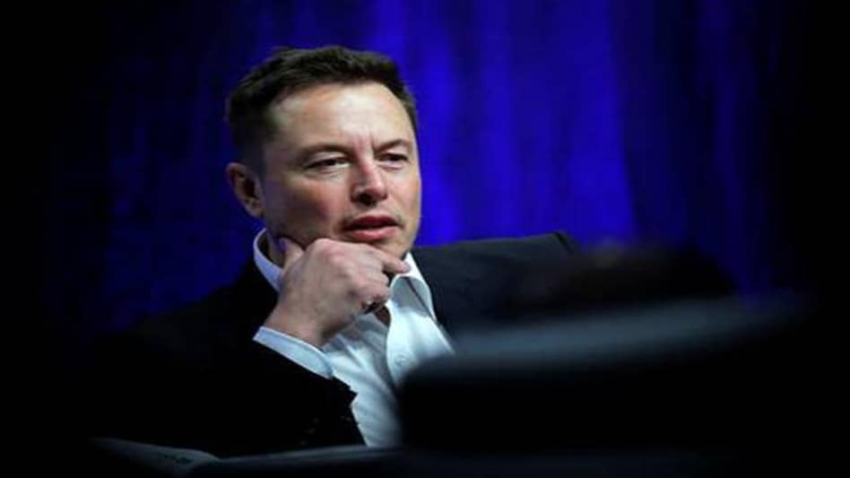 Elon Musk calls Jeff Bezos a 'copy cat' after Amazon announces Project Kuiper Elon Musk calls Jeff Bezos a 'copy cat' after Amazon announces Project Kuiper