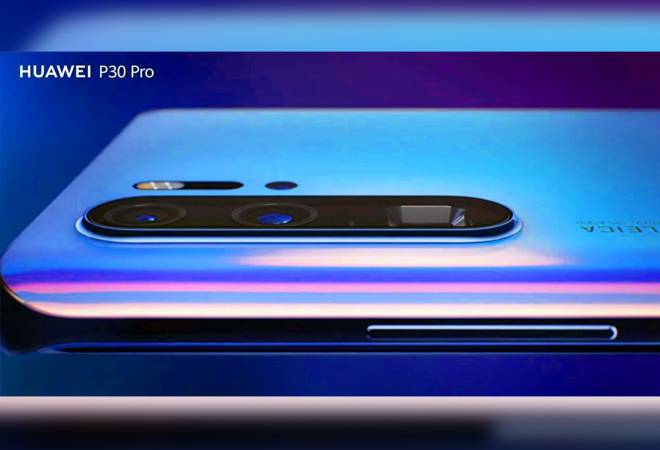 Huawei P30 Pro comes with a quad camera setup that includes a 40-MP primary SuperSpectrum sensor Huawei P30 Pro comes with a quad camera setup that includes a 40-MP primary SuperSpectrum sensor
