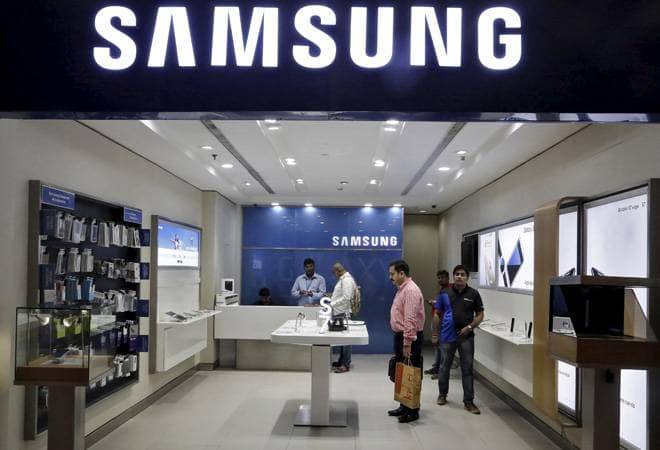 Samsung's firstquarter profit slides on falling chip prices