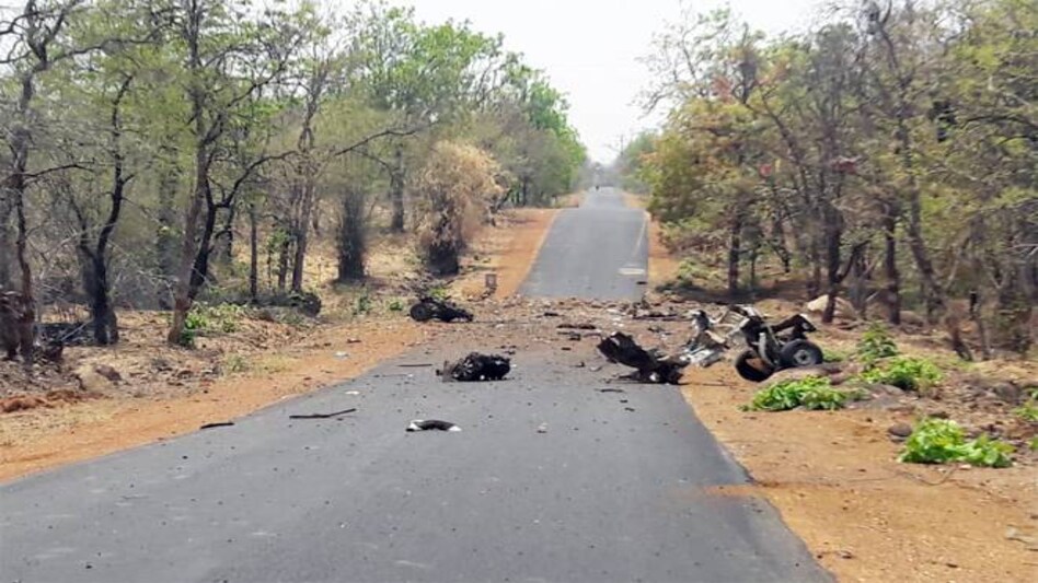 Gadchiroli Naxal Attack: IED blast in Gadchiroli, Maharashtra, was carried out by Naxals who attacked a convoy of security personnel. Gadchiroli Naxal Attack: IED blast in Gadchiroli, Maharashtra, was carried out by Naxals who attacked a convoy of security personnel.