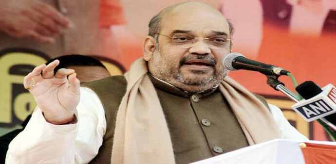 BJP President Amit Shah leads against the Congress candidate Chavda Chatursinh Javanji by margin of 5.43 lakh votes in Gandhinagar seat BJP President Amit Shah leads against the Congress candidate Chavda Chatursinh Javanji by margin of 5.43 lakh votes in Gandhinagar seat