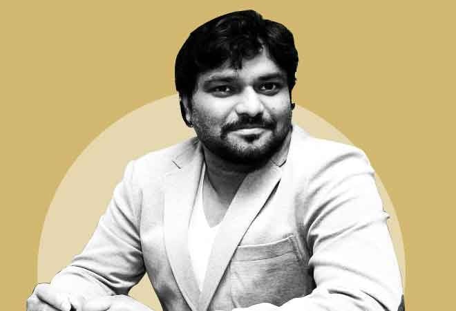 Babul Supriyo defeats rival Trinamool Congress' candidate Moon Moon Sen in Asansol Babul Supriyo defeats rival Trinamool Congress' candidate Moon Moon Sen in Asansol
