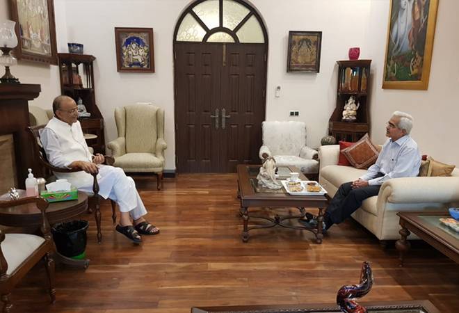 RBI Governor Shaktikanta Das calls on Arun Jaitley for a courtesy