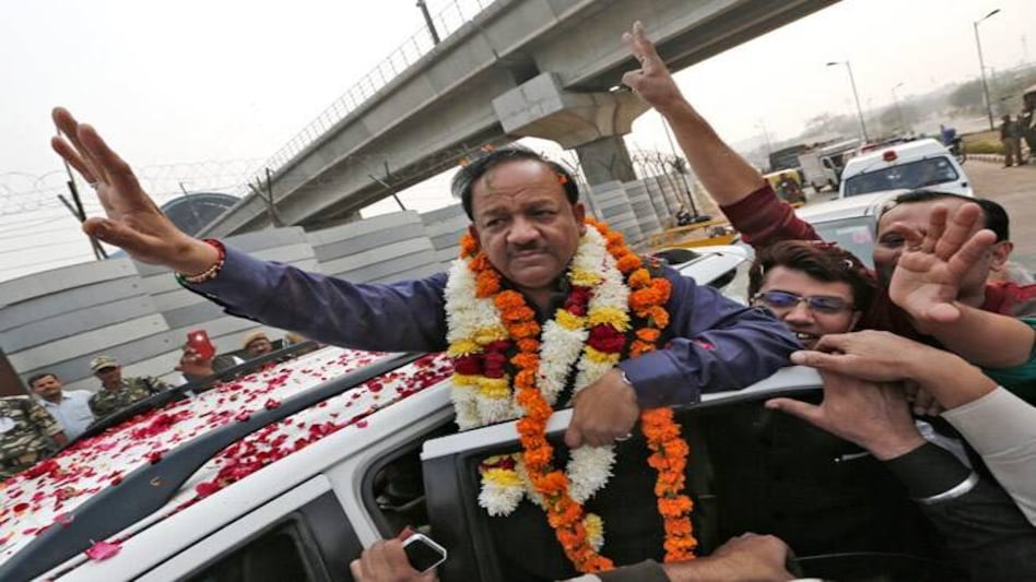 Chandni Chowk Lok Sabha Election result 2019: Union Minister Harsh Vardhan has a lead of around 1 lakh votes over closest rival Chandni Chowk Lok Sabha Election result 2019: Union Minister Harsh Vardhan has a lead of around 1 lakh votes over closest rival
