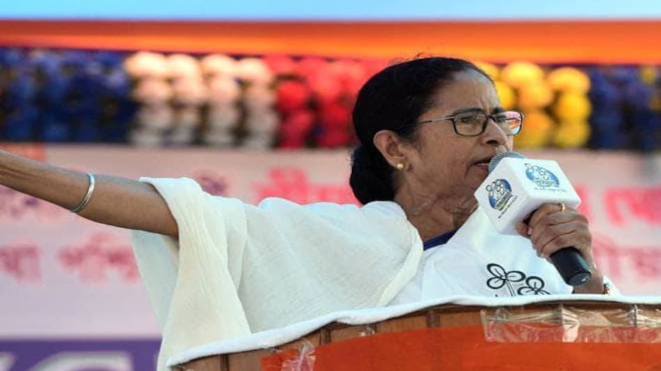 Around 7 people detained for chanting 'Jai Shri Ram' near Mamata's convoy Around 7 people detained for chanting 'Jai Shri Ram' near Mamata's convoy