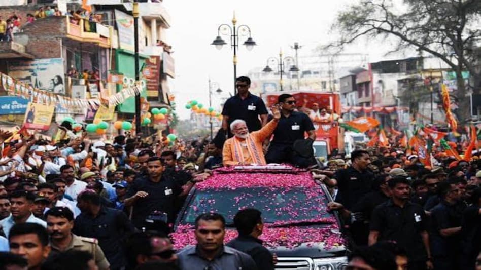 Bollywood celebrities congratulate BJP Bollywood celebrities congratulate BJP