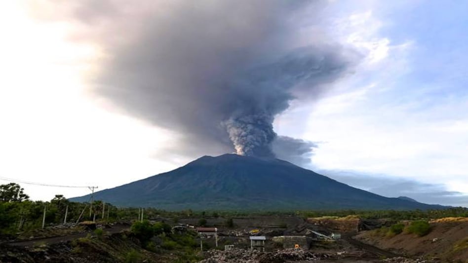 Bali airport spokesman Arie Ahsanurrohim said nine flights between Bali and Australia were canceled on Friday night. Bali airport spokesman Arie Ahsanurrohim said nine flights between Bali and Australia were canceled on Friday night.