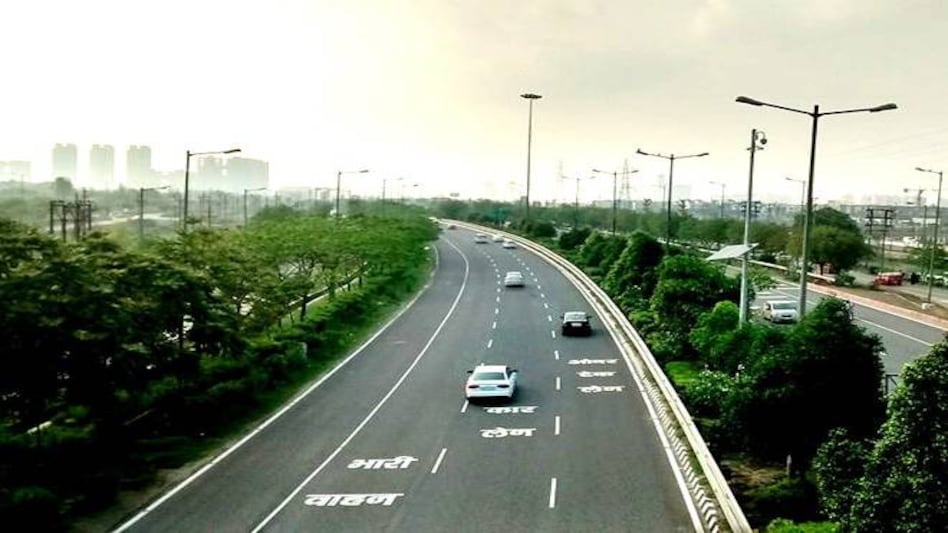 Noida expressway. (Photo:Wiki) Noida expressway. (Photo:Wiki)