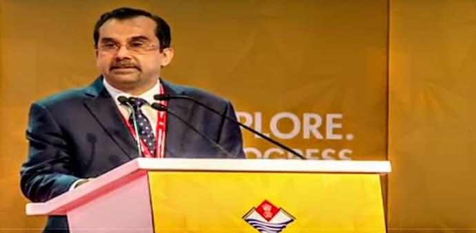 ITC Managing Director Sanjiv Puri today bid adieu to company's longest serving Chairman YC Deveshwar on his passing away. Twitter/ITC ITC Managing Director Sanjiv Puri today bid adieu to company's longest serving Chairman YC Deveshwar on his passing away. Twitter/ITC