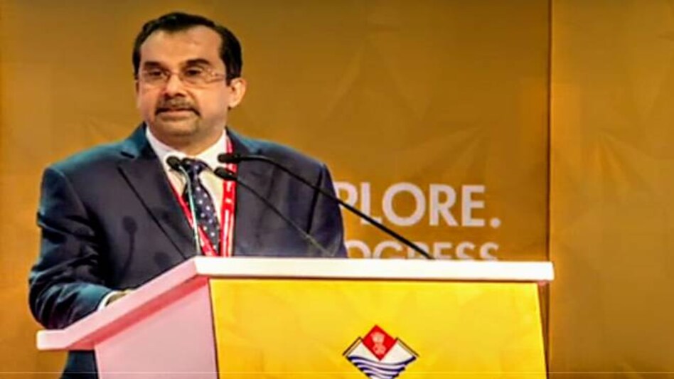 ITC Managing Director Sanjiv Puri today bid adieu to company's longest serving Chairman YC Deveshwar on his passing away. Twitter/ITC ITC Managing Director Sanjiv Puri today bid adieu to company's longest serving Chairman YC Deveshwar on his passing away. Twitter/ITC