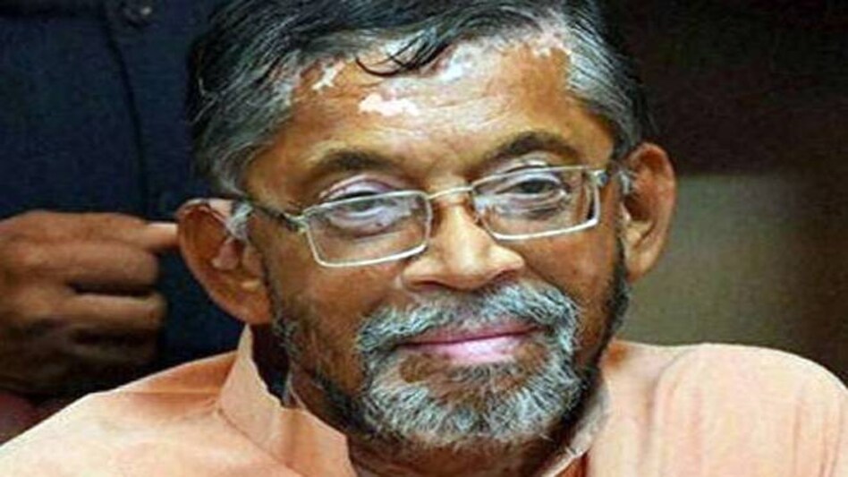 Lok Sabha Election Result 2019: BJP's Santosh Gangwar takes early lead in Bareilly Lok Sabha Election Result 2019: BJP's Santosh Gangwar takes early lead in Bareilly