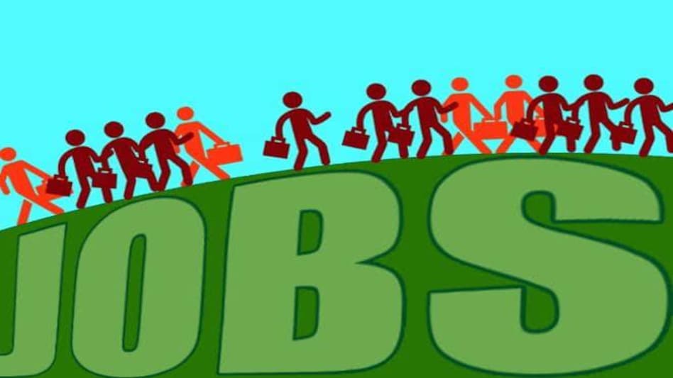 Slowdown Blues: India's unemployment rate in April rises to 7.6%, says CMIE Slowdown Blues: India's unemployment rate in April rises to 7.6%, says CMIE