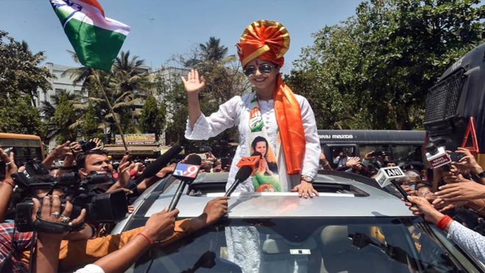 Election Results 2019: Pawan Kajal, Congress candidate from Kangra, also alleged EVM tampering after his defeat. Election Results 2019: Pawan Kajal, Congress candidate from Kangra, also alleged EVM tampering after his defeat.