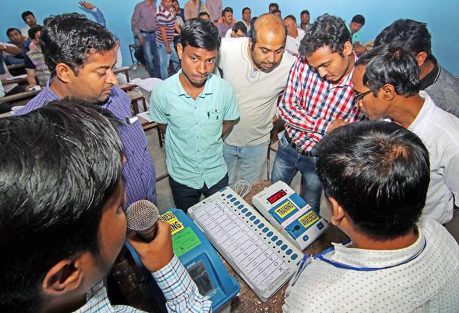 Lok Sabha election 2019: Phase 6 voting starts; watch Aaj Tak live coverage