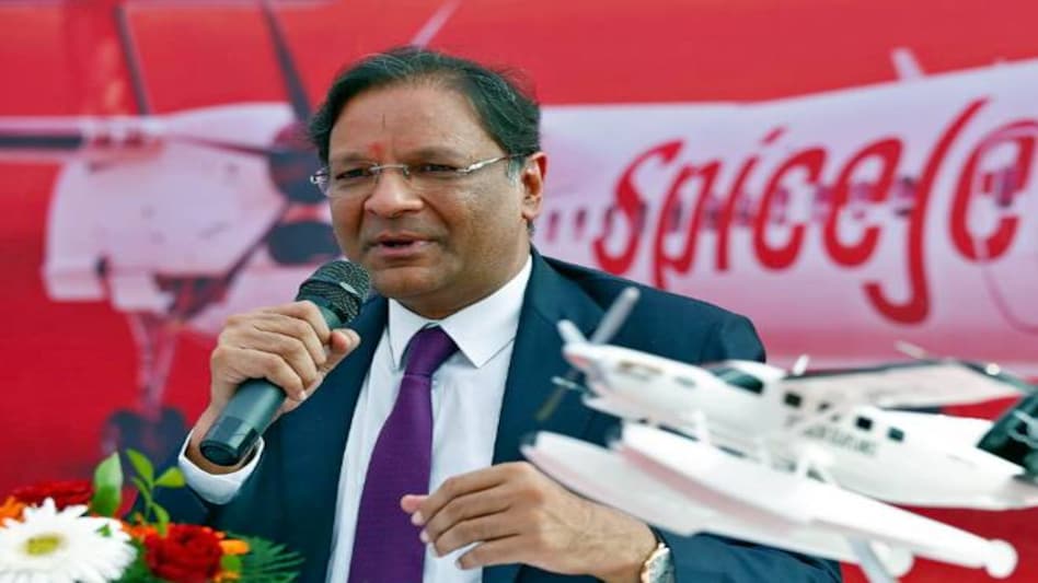 SpiceJet has Boeing 737s, Bombardier Q-400s and B737 freighters. SpiceJet has Boeing 737s, Bombardier Q-400s and B737 freighters.